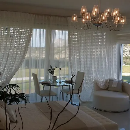 Reveli Estate Villa Kalathas Oda fotoğraf