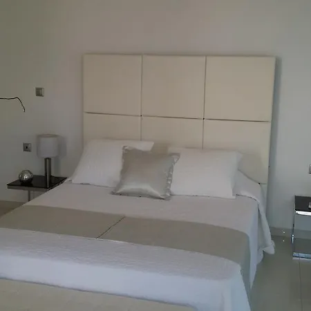 Reveli Estate Villa Kalathas Oda fotoğraf