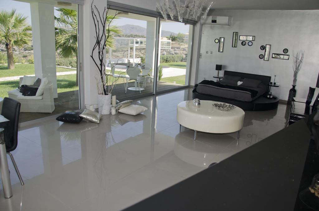 Reveli Estate Villa *